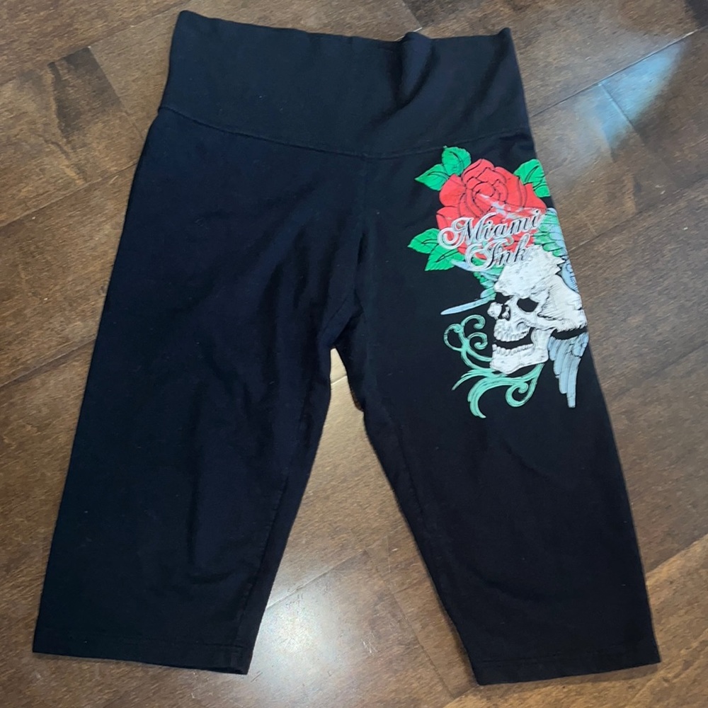 MIAMI INK Women’s SKULL AND ROSE GRAPHIC black Cropped Sweat Pants Size …